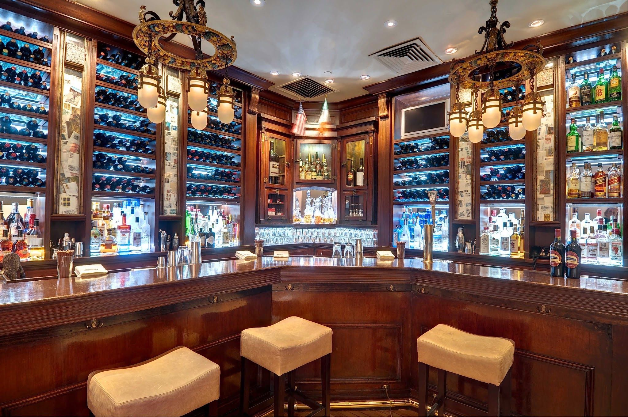 Smith & Wollensky custom bar