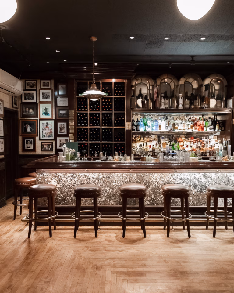 Read more about the article Built to Last: The Craftsmanship Behind Smith & Wollensky’s Iconic NYC Millwork