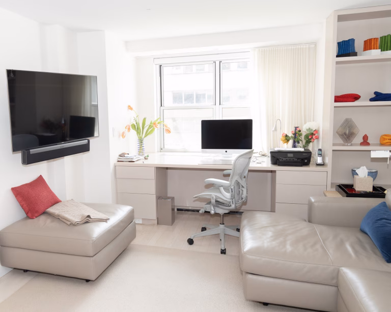 Read more about the article Creating Home Offices That Inspire Productivity