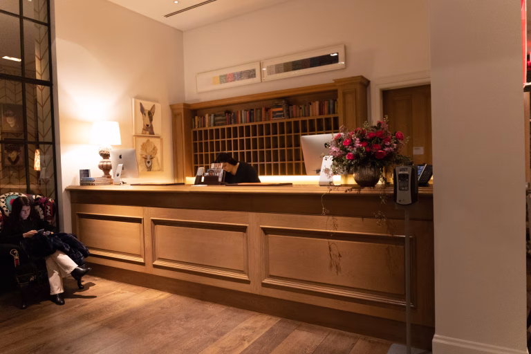 Read more about the article First Impressions Matter: Lobby Design with Custom Millwork