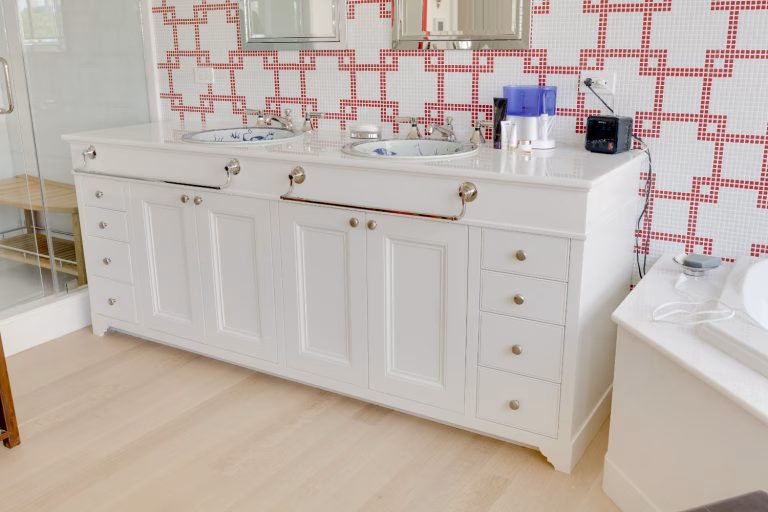 Read more about the article How Custom Millwork Maximizes Space in Manhattan Homes